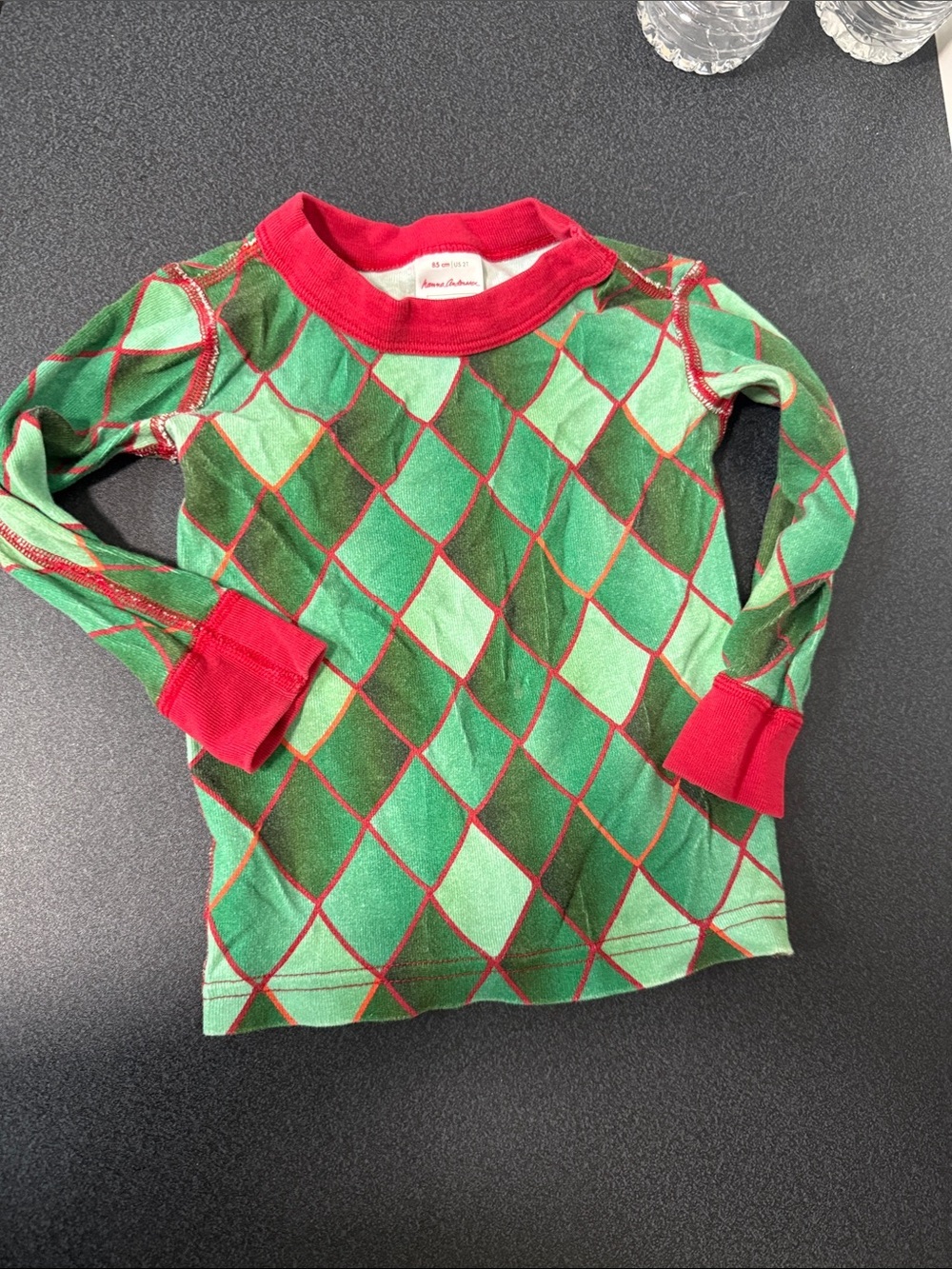 Hanna Andersson Green and Red Diamond-Print Long Sleeve Pajama Top